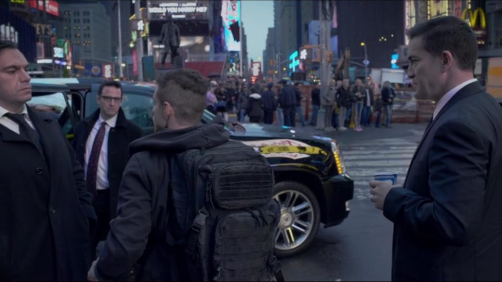 What Backpack Does Elliot From Mr Robot Use? What XYZ